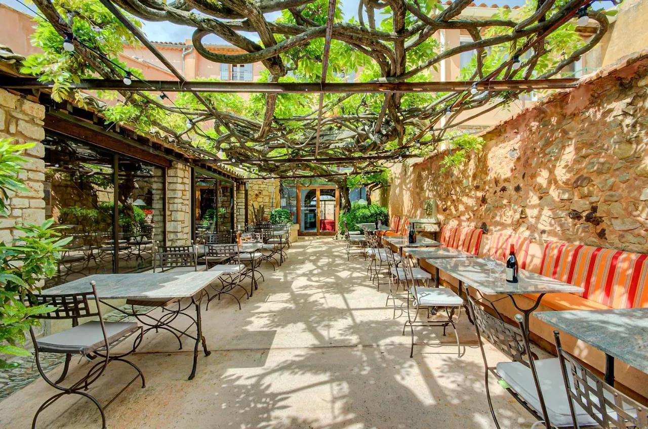 Le Clos de la Glycine Roussillon en Isere France